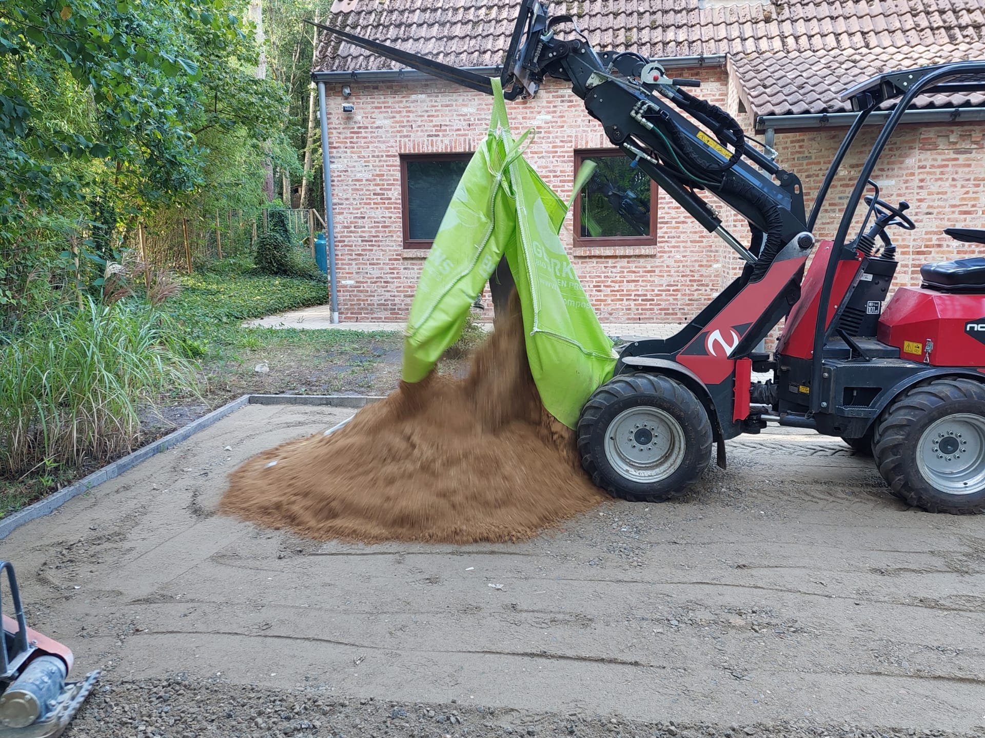 WhatsApp Image 2024-11-01 at 19.43.00